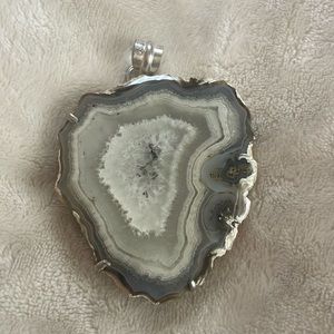 Woman’s pendant, sliced geode agate silver